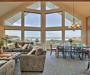 Lincoln City Home w/ Game Room - Walk to Beach! Lincoln City United States