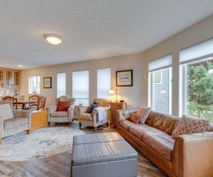 Oceanside Beach Home w/ 180-Degree Views! Tillamook United States