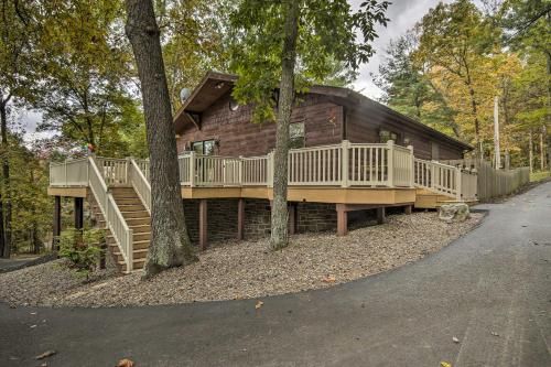 Photo of Pet-Friendly Raystown Lake Cabin with Deck and BBQ!