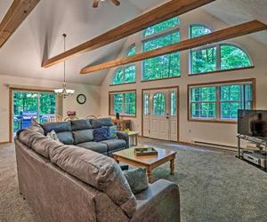 Arrowhead Lake Resort Family Home w/Spacious Deck! Blakeslee United States
