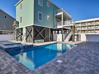 Hotel pic Spacious Murrells Inlet Home with Pool, Walk to Shore