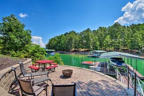 Photo of Lakefront Keowee Retreat with Dock about 14 Mi to Clemson