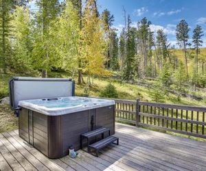 Cozy Cabin w/ Hot Tub - Near Hiking & Skiing! Lead United States