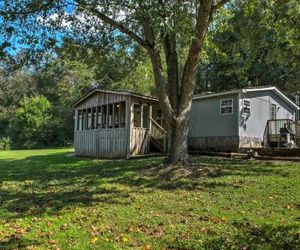 Ooltewah Cabin w/ Grill, Pool Table & Porch! Ooltewah United States