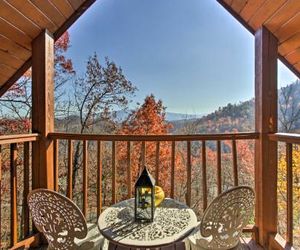 Above & Beyond Pigeon Forge Cabin w/ Prime Views! Park Settlement United States