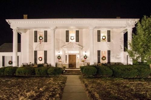 Photo of Historic Cedar Hill Mansion with Pool and Patio on Farm