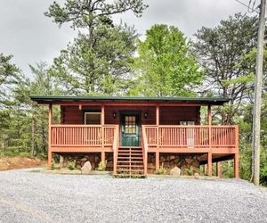 Studio Log Cabin in Sevierville w/Private Hot Tub! Sevierville United States