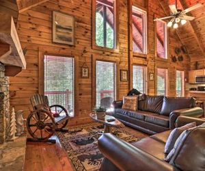 Cozy Cabin w/Private Hot Tub-3 Mi. to Pigeon Forge Sevierville United States