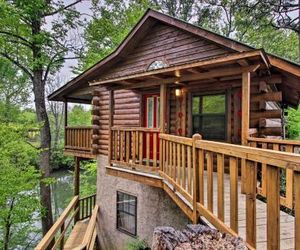 Cozy Riverfront Cabin - 5 Mi. to Pigeon Forge Sevierville United States