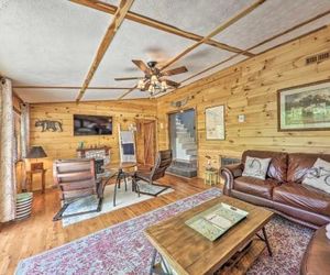 Cozy Getaway on Center Hill Lake w/ Treetop Decks! Cookeville United States