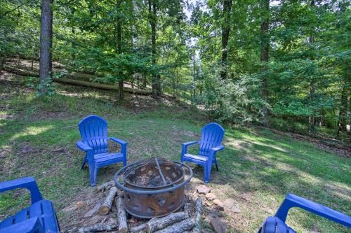 Photo of Open-Concept Cabin on Lake O the Pines with Deck!