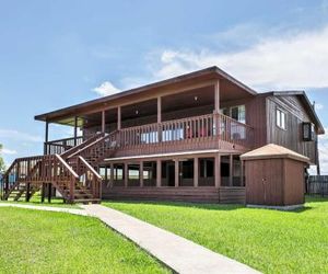 Freeport Home w/Canal View+Boat Dock, Near Beaches Freeport United States