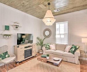 Modern Cottage: By Beaches, Dining, & Parks! Galveston United States