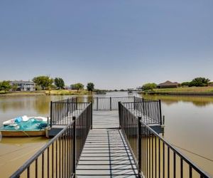 Waterfront Granbury Lake Home w/ Deck & Dock! Granbury United States
