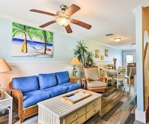 Port Aransas Condo w/On-site Pool - Walk to Beach! Port Aransas United States