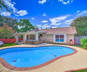 San Antonio Oasis w/Yard, Pool & Outdoor Bar! Helotes United States