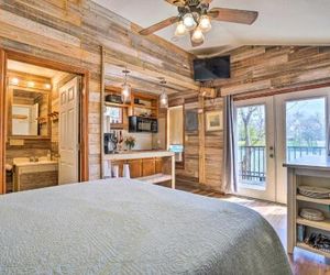 Cozy Seguin Studio Cottage w/River Views & Balcony Seguin United States