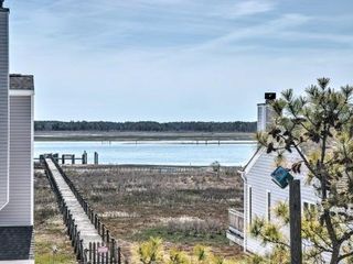 Hotel pic Chincoteague Townhome with Pony Views from Deck!