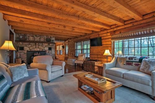 Photo of Family-Friendly Massanutten Log Home with Views!