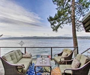 Waterfront Puget Sound Home w/ Hot Tub & Dock Belfair United States
