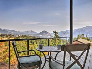 Hotel pic Gorge Retreat - Modern Carson Home with Mtn Views!