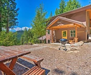 Secluded Leavenworth Cabin w/Mtn Views & Fire Pit! Plain United States