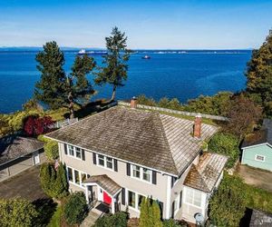 Port Angeles Colonial Home w/ Waterfront Views! Port Angeles United States