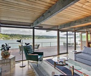 Waterfront Port Orchard Home w/Furnished Deck Port Orchard United States