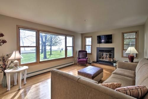 Photo of Charming Neenah House with Porch on Lake Winnebago!