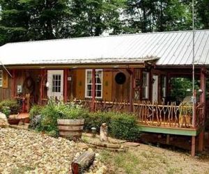 Enchanted Cottage - 1 Bedrooms, 1 Baths, Sleeps 2 cabin Newport United States