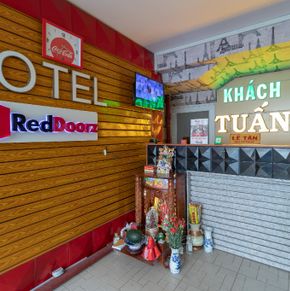 NearBy Hotel
