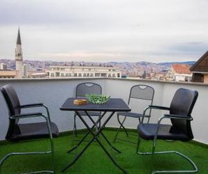 ORA-PRC,cozy apartment in the city center Pristina Serbia