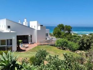 Southern Cross Beach House – a stone’s throw from the beach with spectacular sea views and the lagoon just around the corner Great Brak River South Africa