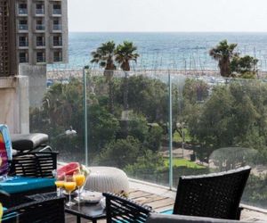 Luxury in Super Location Access to Rooftop W/ View Tel Aviv Israel