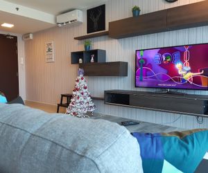 Top Floor HomeStay + Free Wifi  & 55 Inch Big TV Shah Alam Malaysia