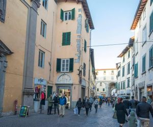Hintown Central Loft with Terrace Lucca Italy