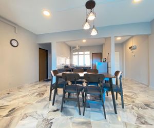FAMILIES & FRIENDS 3R2B 4-8pax Port Dickson Condo Kampong Telok Malaysia