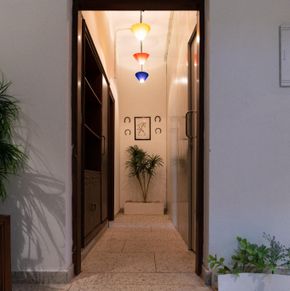 NearBy Hotel