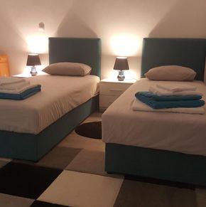 NearBy Hotel