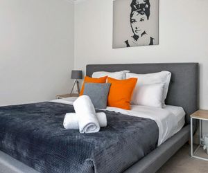 Adelaides Iconic Rundle St w WIFI Netflix Parking Adelaide Australia