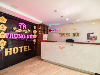 Hotel pic RedDoorz near Tan Son Nhat Golf 2