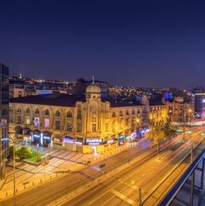 NearBy Hotel