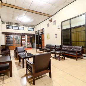 NearBy Hotel
