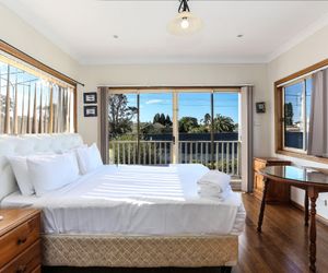LARGE 6 Bedroom Family House - BEAUTIFUL GETAWAY Blacktown Australia
