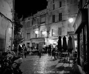 Place de la Roquette, centre historique Arles France