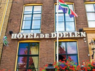 Фото отеля Boutique Hotel De Doelen