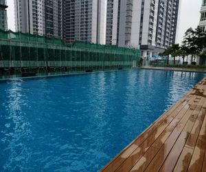8 pax@Spacious and Clean 3 BR. 10 minutes to KLCC Sentul Malaysia