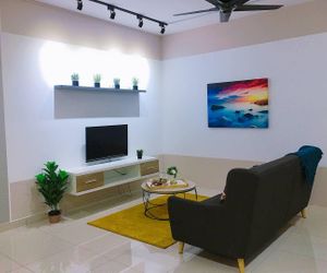 Damen 5 Min to LRT/BRT with 6 pax Subang Jaya Malaysia