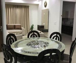 Oswego Manor- vacay, work, wedding, party villa Ghaziabad India