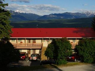 Фото отеля Rocky Mountain Springs Lodge